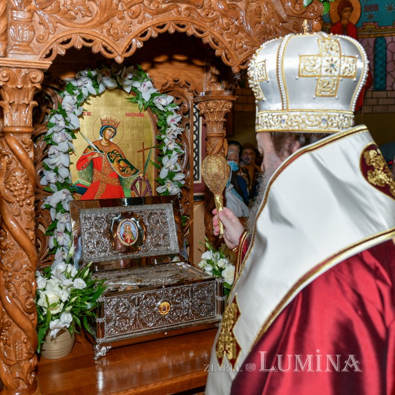 O nouă raclă pentru moaştele Sfintei Ecaterina la o parohie bucureşteană 193855