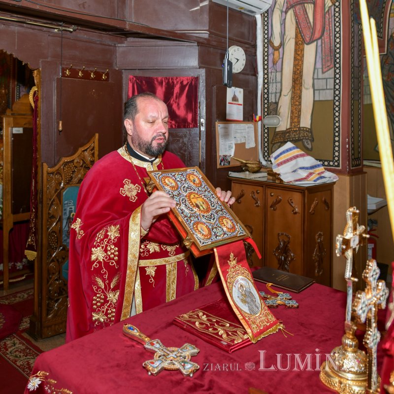 O nouă raclă pentru moaştele Sfintei Ecaterina la o parohie bucureşteană 193858