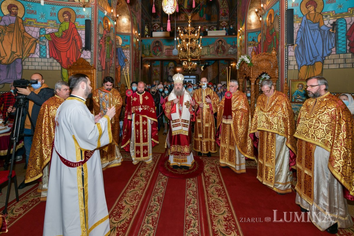 O nouă raclă pentru moaştele Sfintei Ecaterina la o parohie bucureşteană 193859