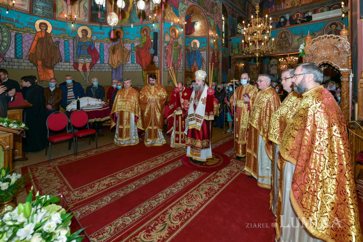 O nouă raclă pentru moaştele Sfintei Ecaterina la o parohie bucureşteană 193861