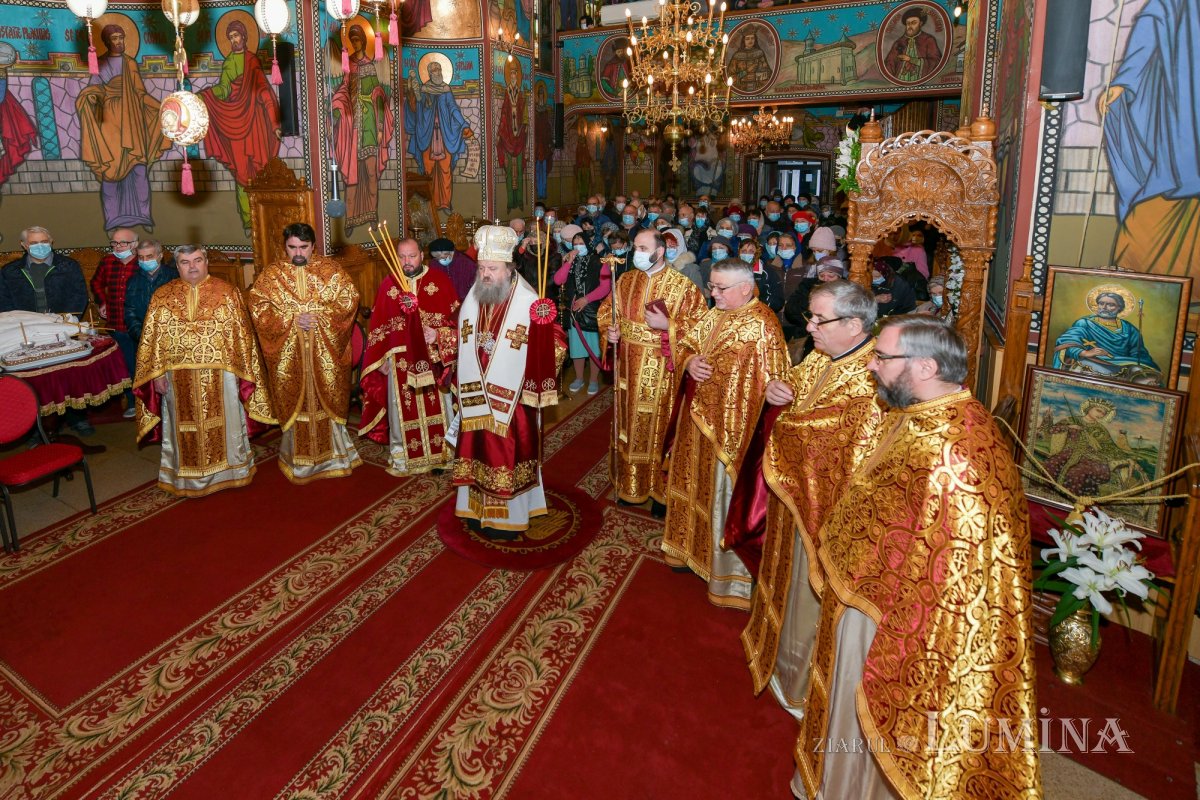 O nouă raclă pentru moaştele Sfintei Ecaterina la o parohie bucureşteană 193862