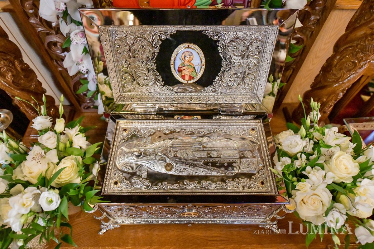 O nouă raclă pentru moaştele Sfintei Ecaterina la o parohie bucureşteană 193868