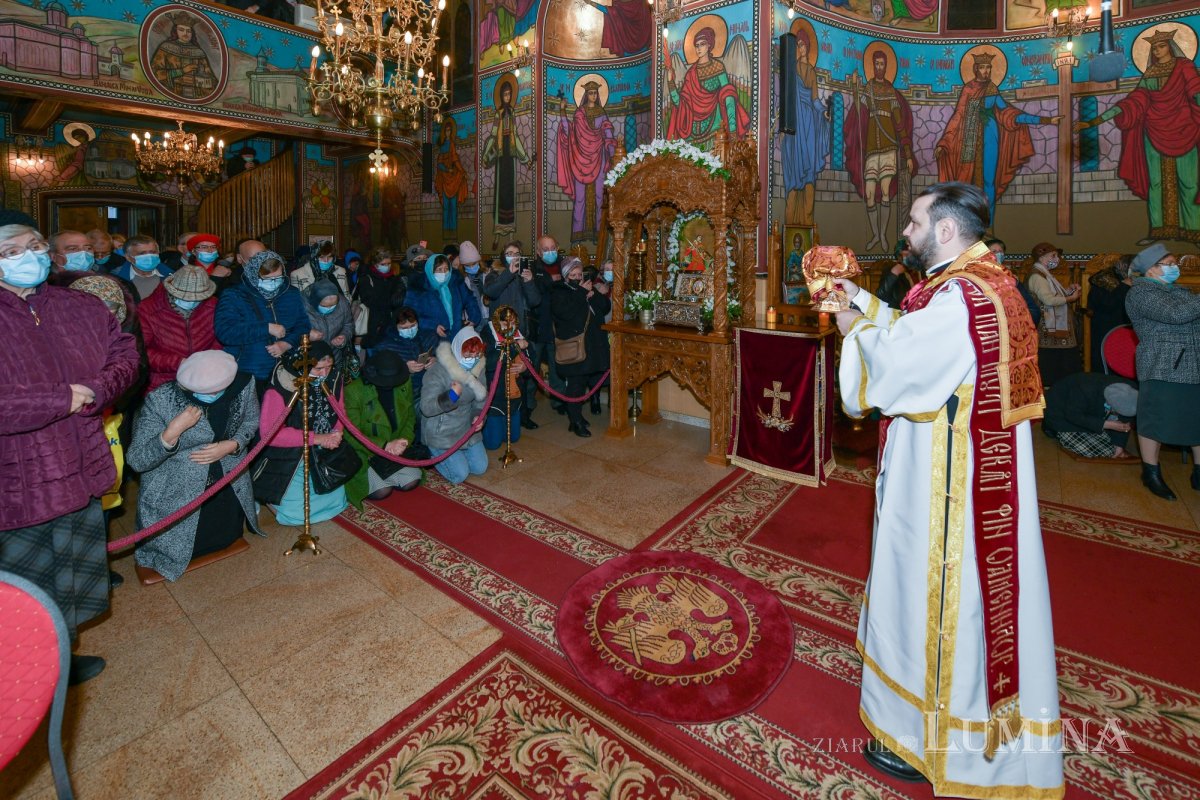 O nouă raclă pentru moaştele Sfintei Ecaterina la o parohie bucureşteană 193878