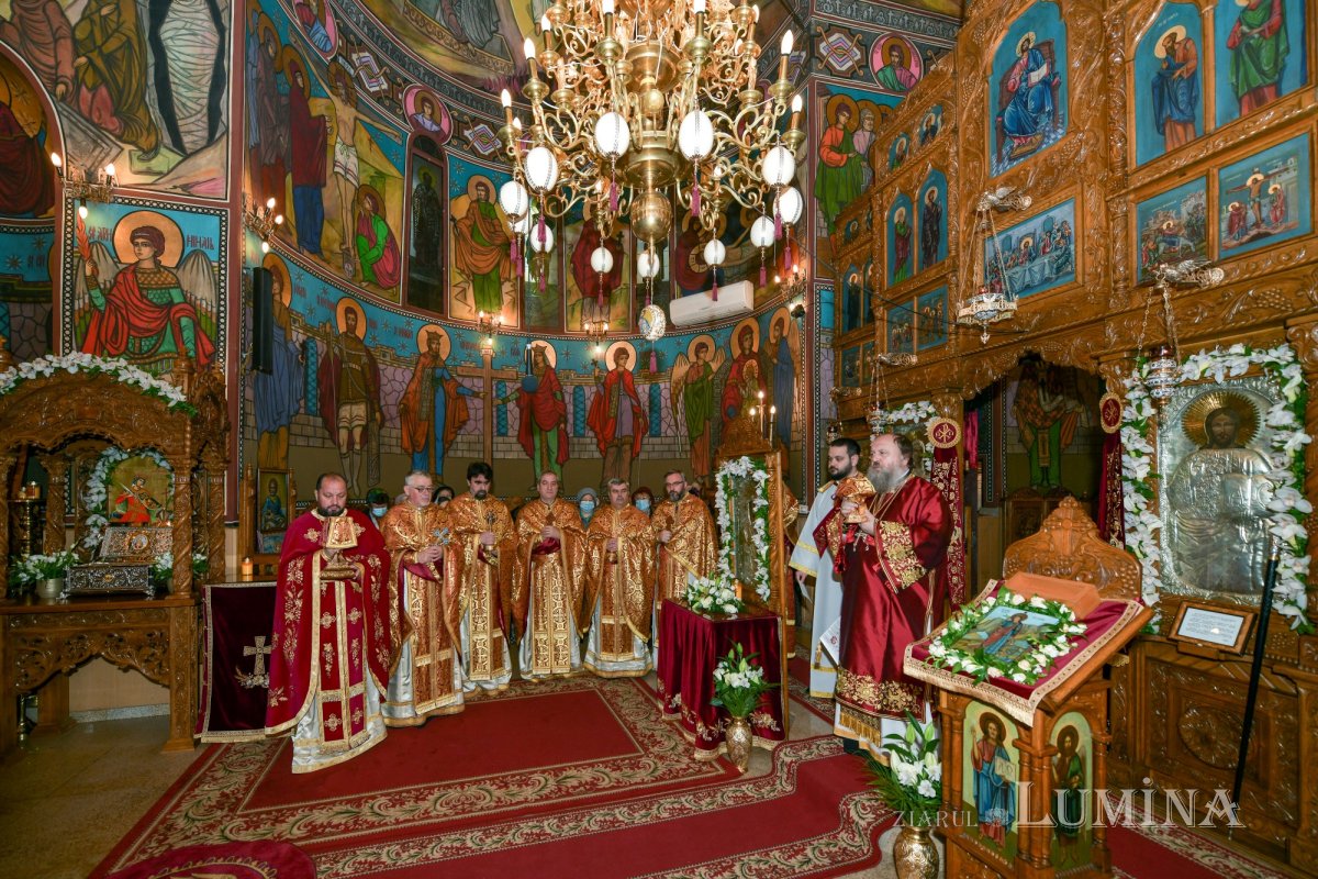 O nouă raclă pentru moaştele Sfintei Ecaterina la o parohie bucureşteană 193879