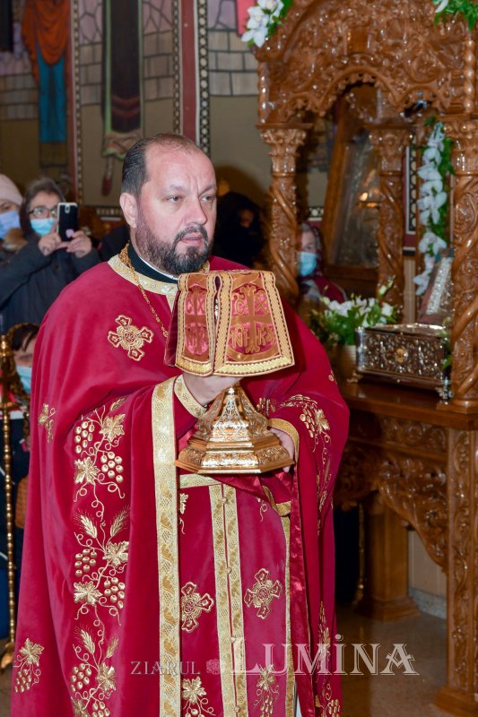 O nouă raclă pentru moaştele Sfintei Ecaterina la o parohie bucureşteană 193881