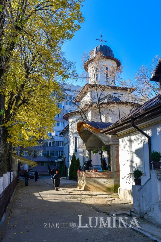 O nouă raclă pentru moaştele Sfintei Ecaterina la o parohie bucureşteană 193882