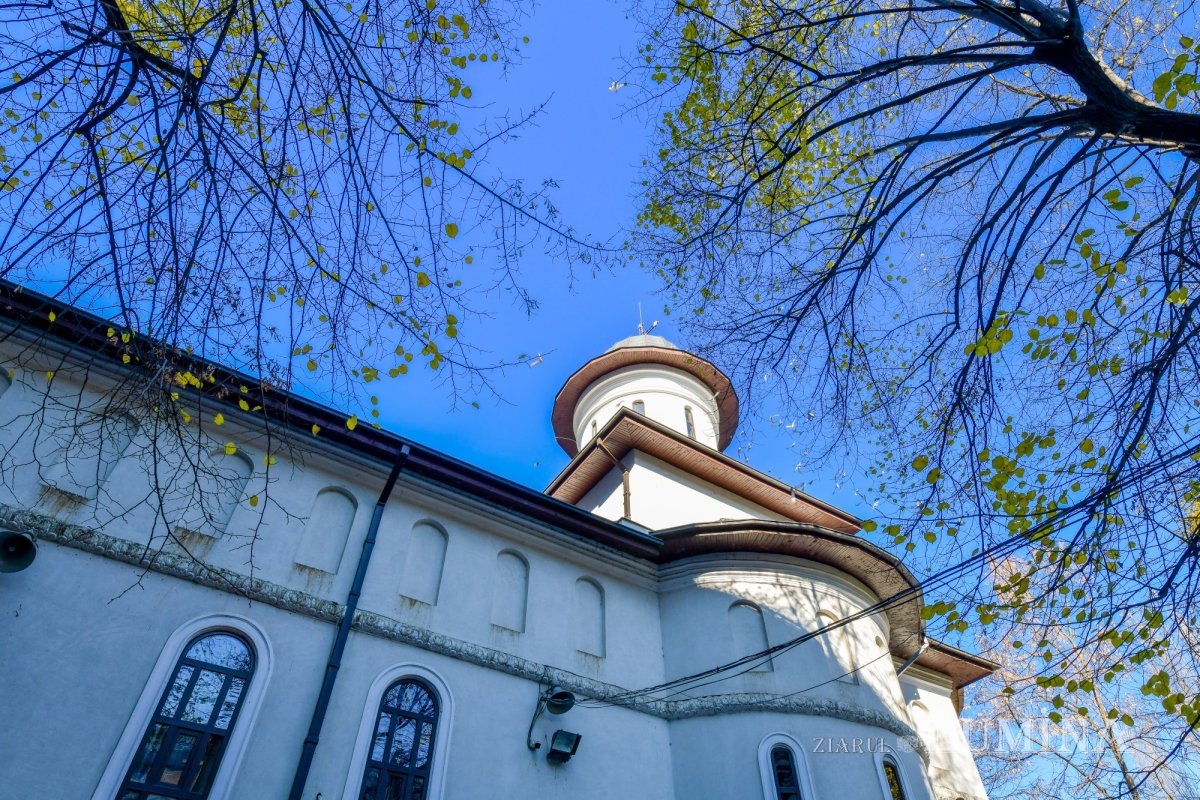 O nouă raclă pentru moaştele Sfintei Ecaterina la o parohie bucureşteană 193884