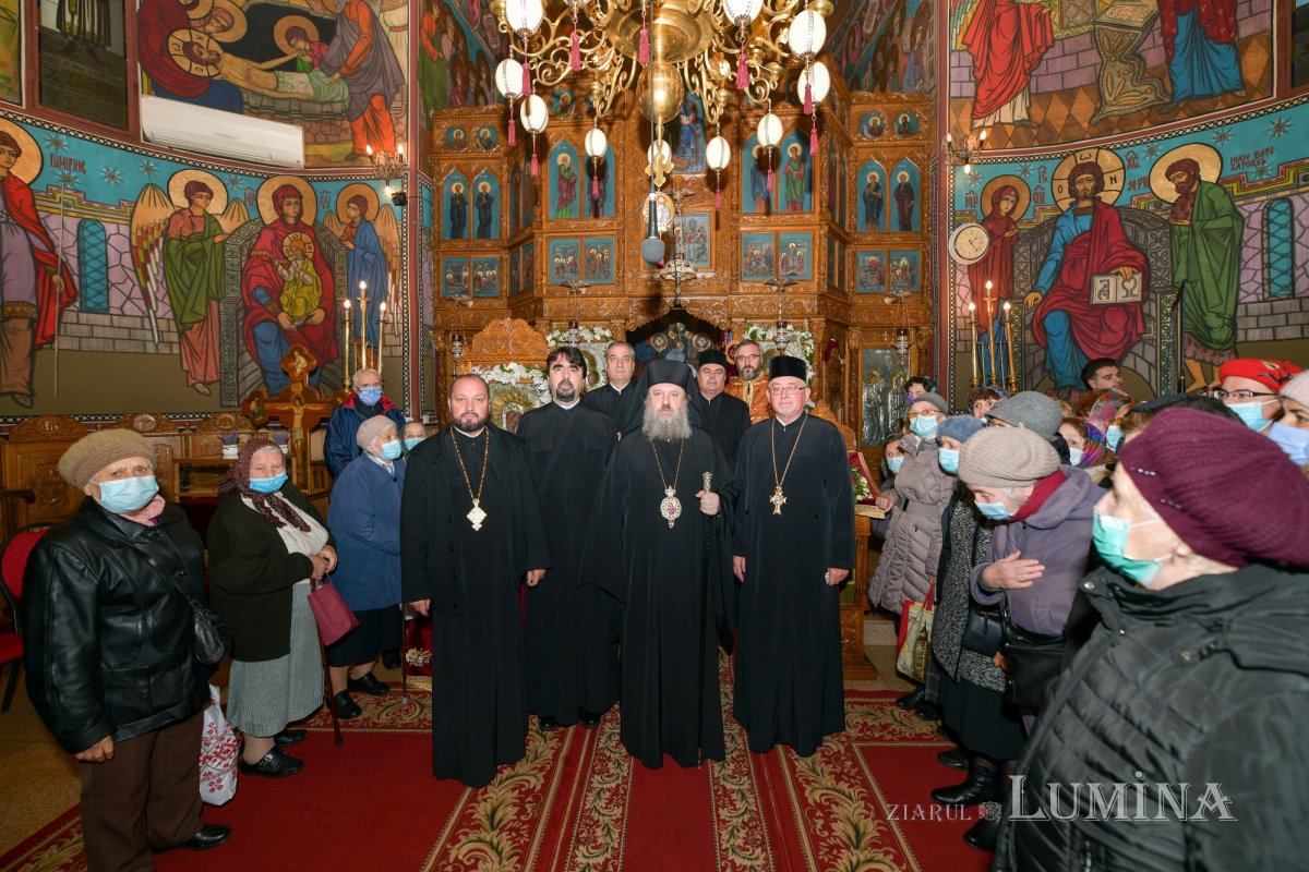 O nouă raclă pentru moaştele Sfintei Ecaterina la o parohie bucureşteană 193887