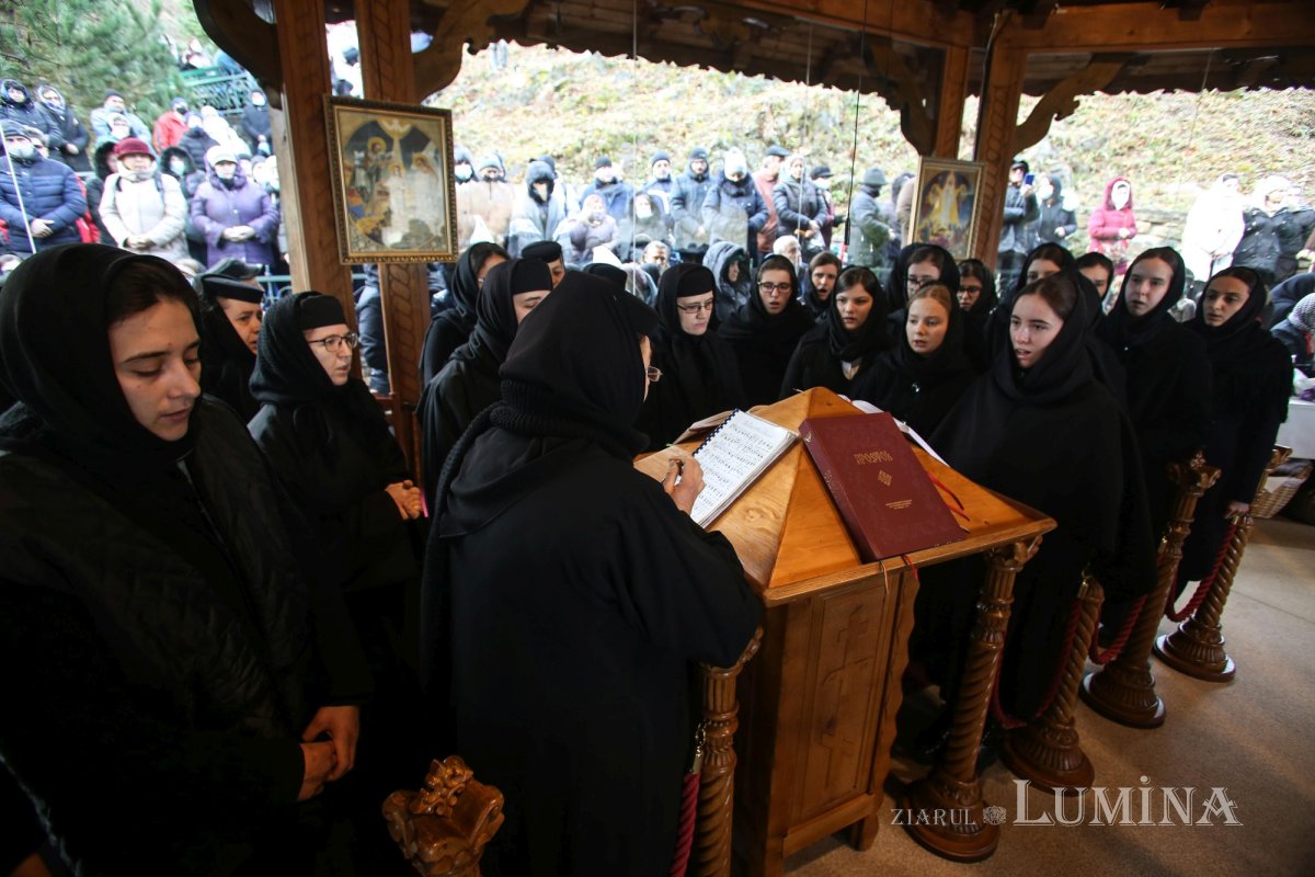 Părintele Arsenie Boca, pomenit la Mănăstirea Prislop 194173