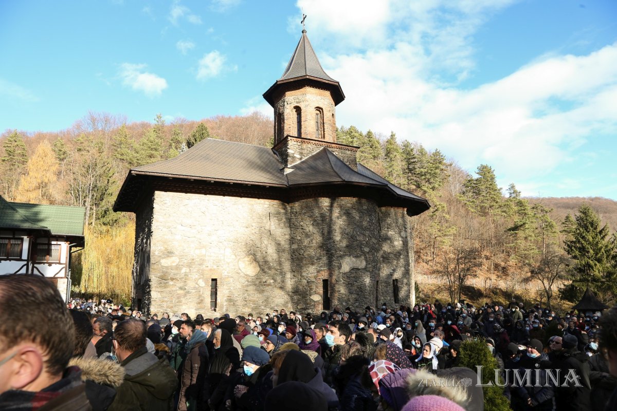 Părintele Arsenie Boca, pomenit la Mănăstirea Prislop 194183