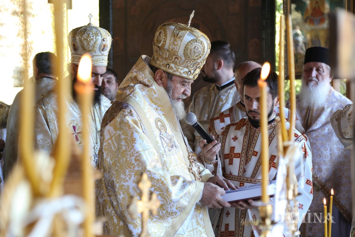 Părintele Arsenie Boca, pomenit la Mănăstirea Prislop 194206