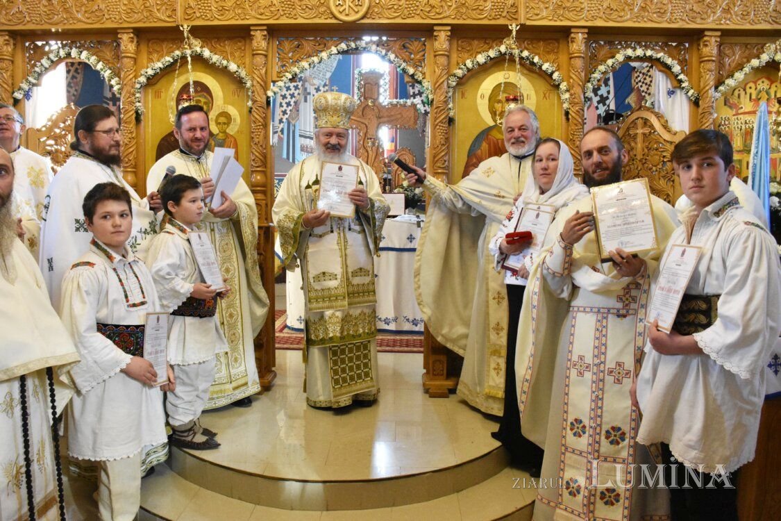 Pictura bisericii parohiale din Manic, Bistriţa-Năsăud, a fost sfințită 194320