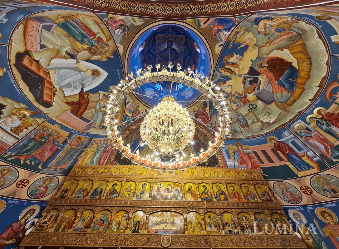 Pictura bisericii parohiale din Manic, Bistriţa-Năsăud, a fost sfințită 194327