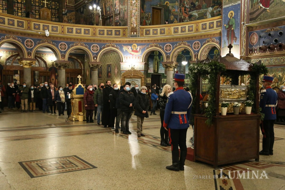 Procesiune cu moaștele Sfântului Ierarh Andrei Şaguna la Catedrala mitropolitană din Sibiu 194393