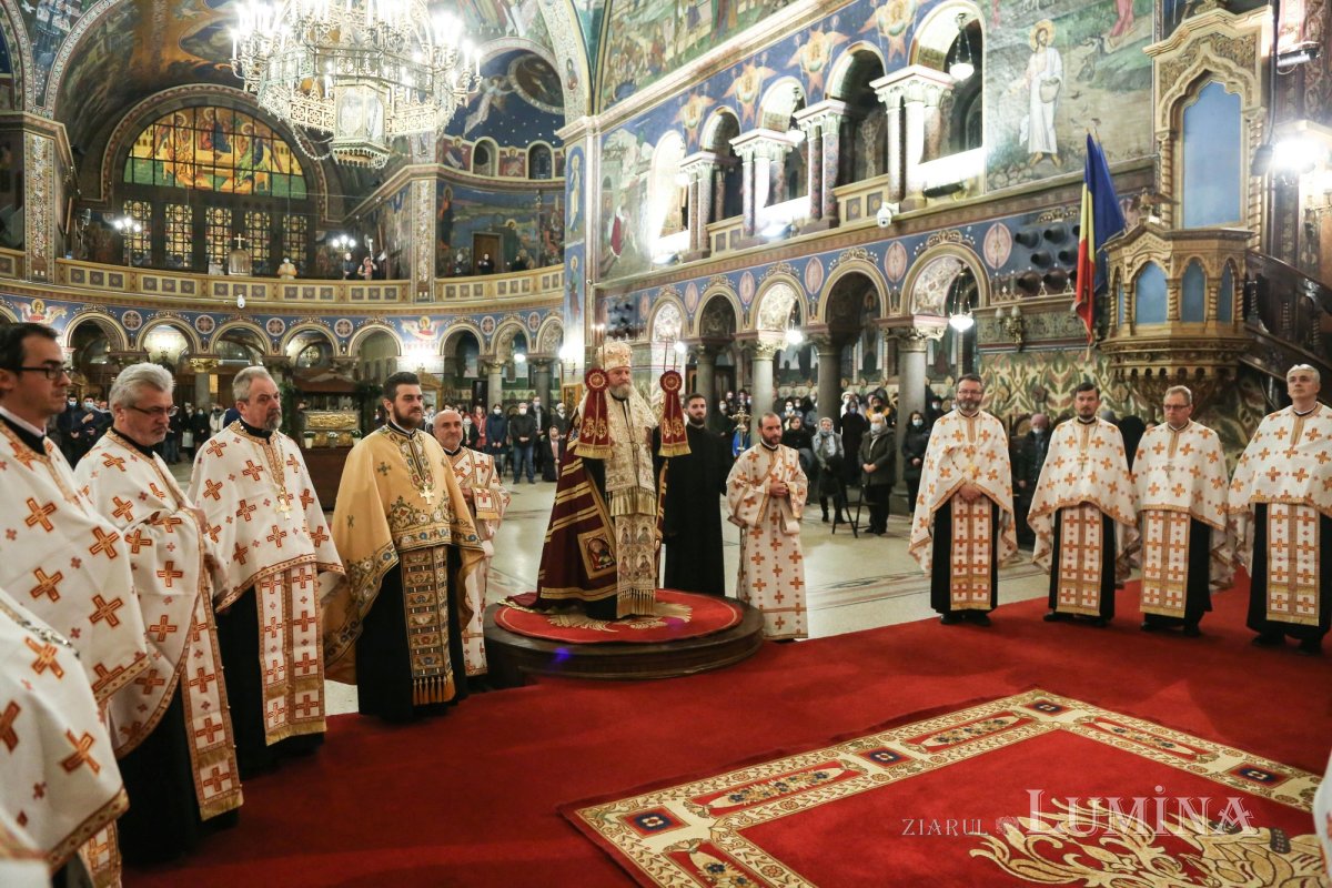 Procesiune cu moaștele Sfântului Ierarh Andrei Şaguna la Catedrala mitropolitană din Sibiu 194394
