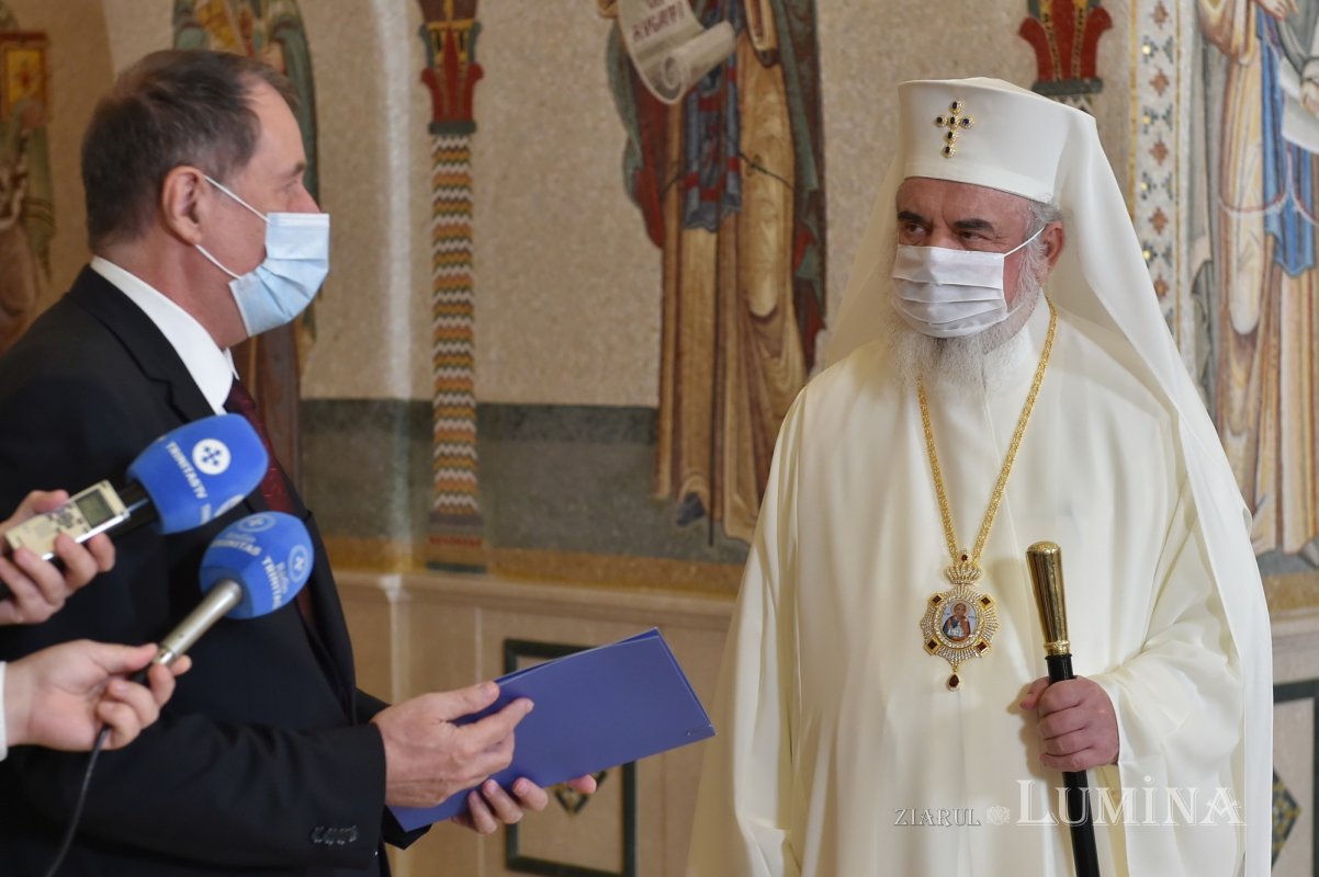 Medalia „Centenarul Marii Uniri” oferită Bisericii Ortodoxe Române 194440