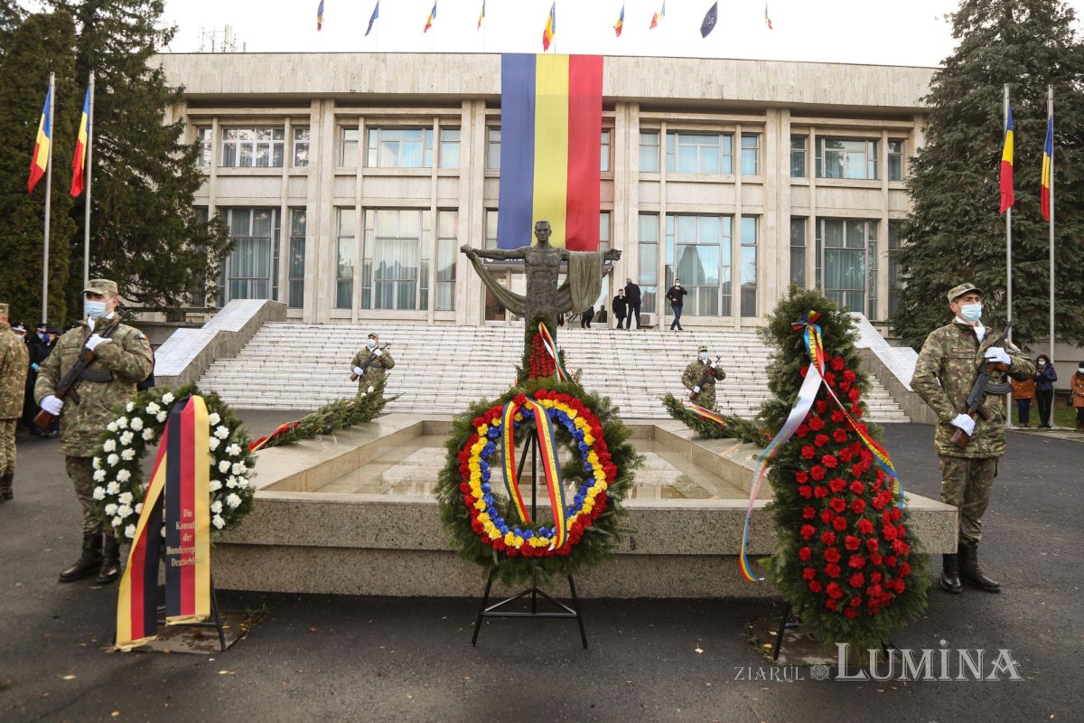 Ceremonii şi Te Deum de Ziua Naţională la Sibiu 194785