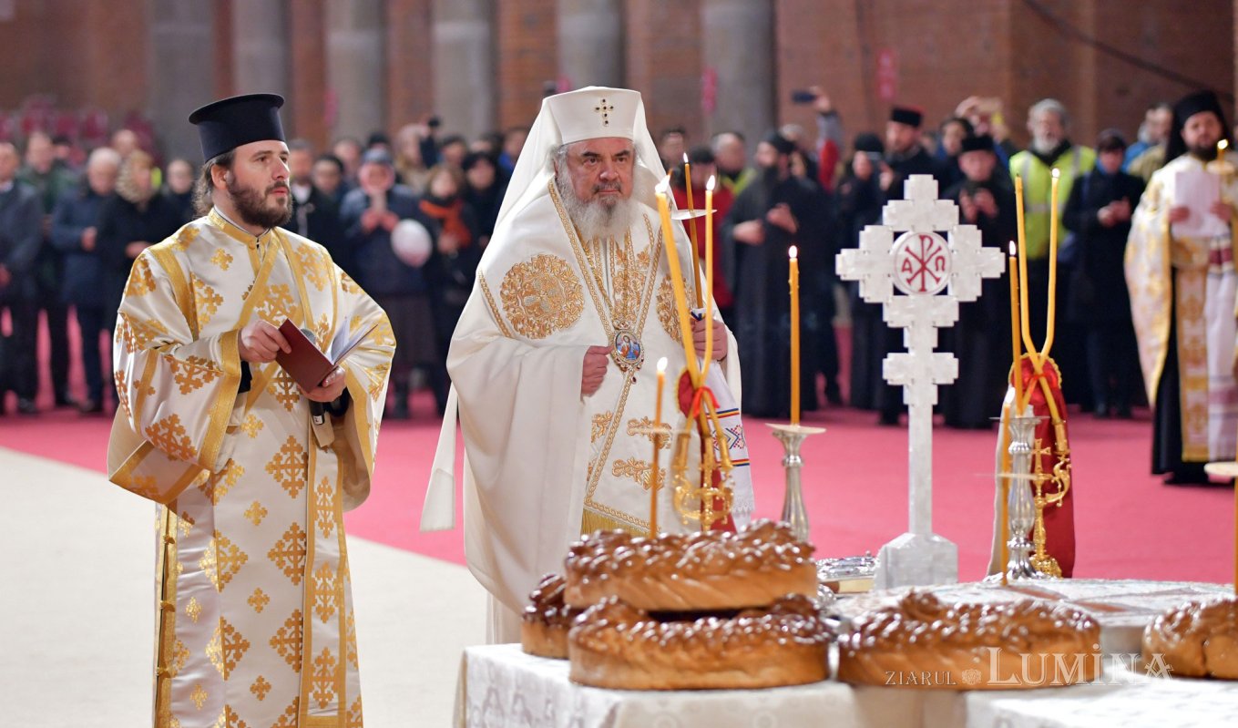 Unitatea naţională este simbol al demnităţii poporului român 194736