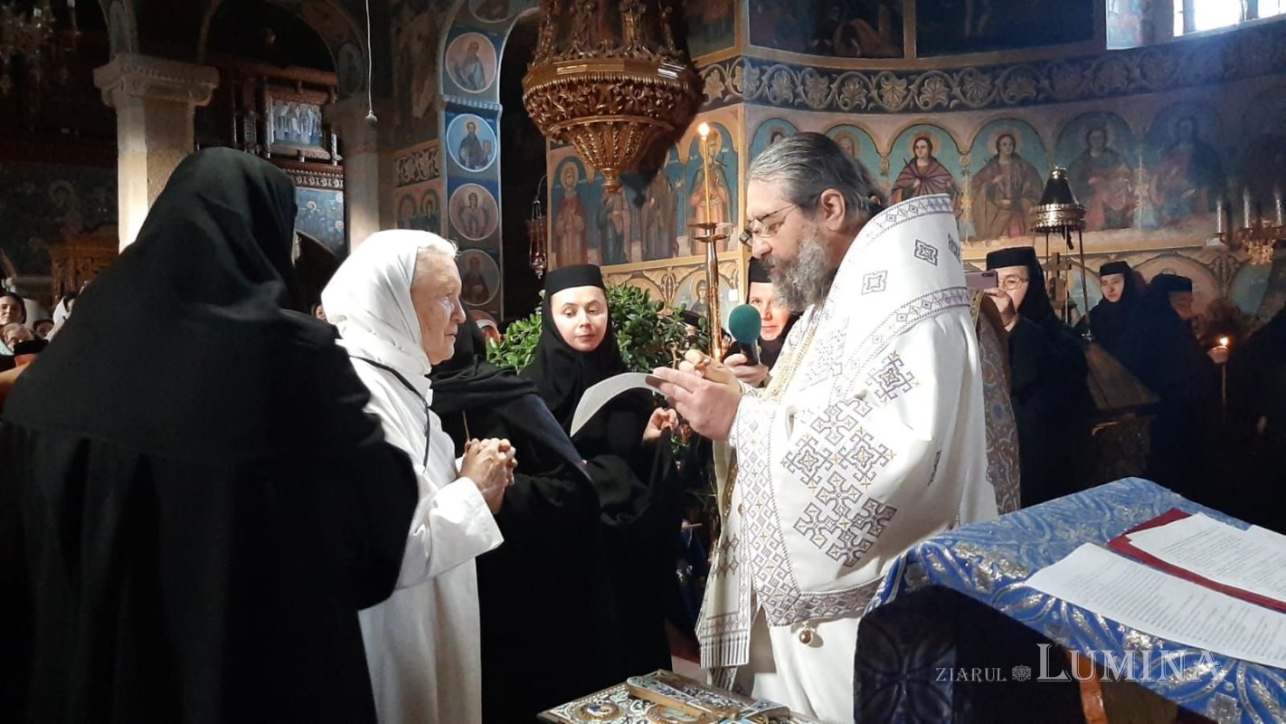 Sora Françoise Détouche, călugărită la Mănăstirea Văratic  195030