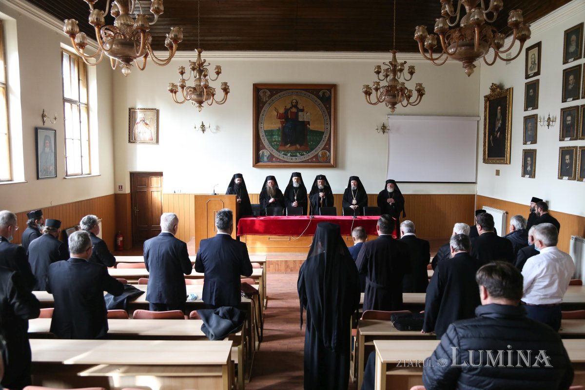 Doi candidaţi desemnați pentru scaunul Episcopiei Devei şi Hunedoarei 195202