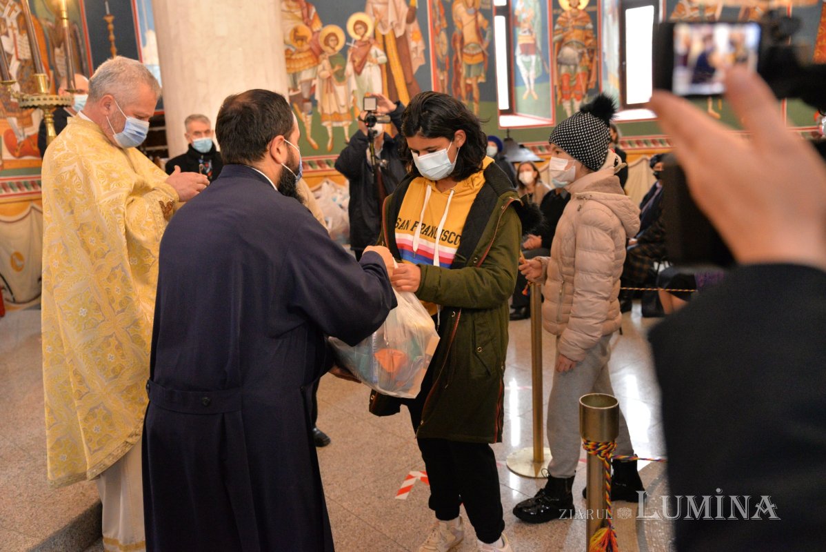 Daruri pentru copii și refugiați de la Parohia Iancu Vechi-Mătăsari 195272