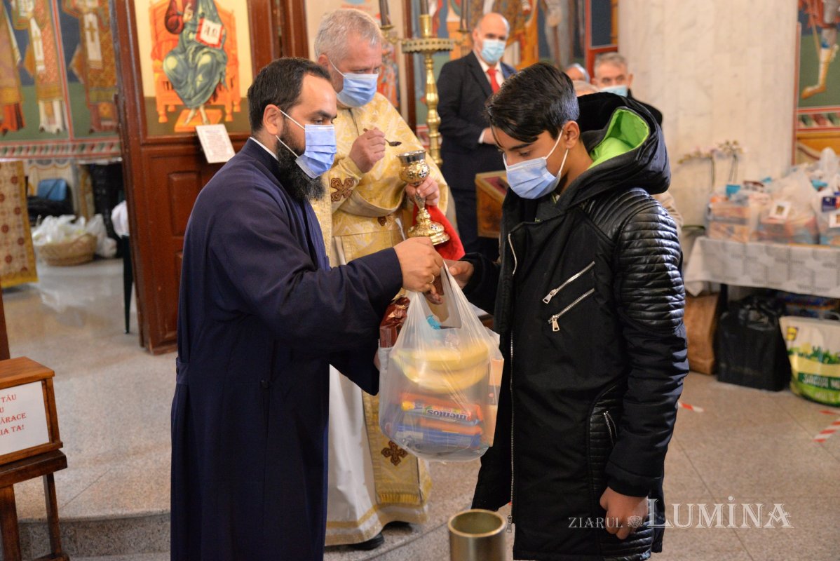 Daruri pentru copii și refugiați de la Parohia Iancu Vechi-Mătăsari 195274