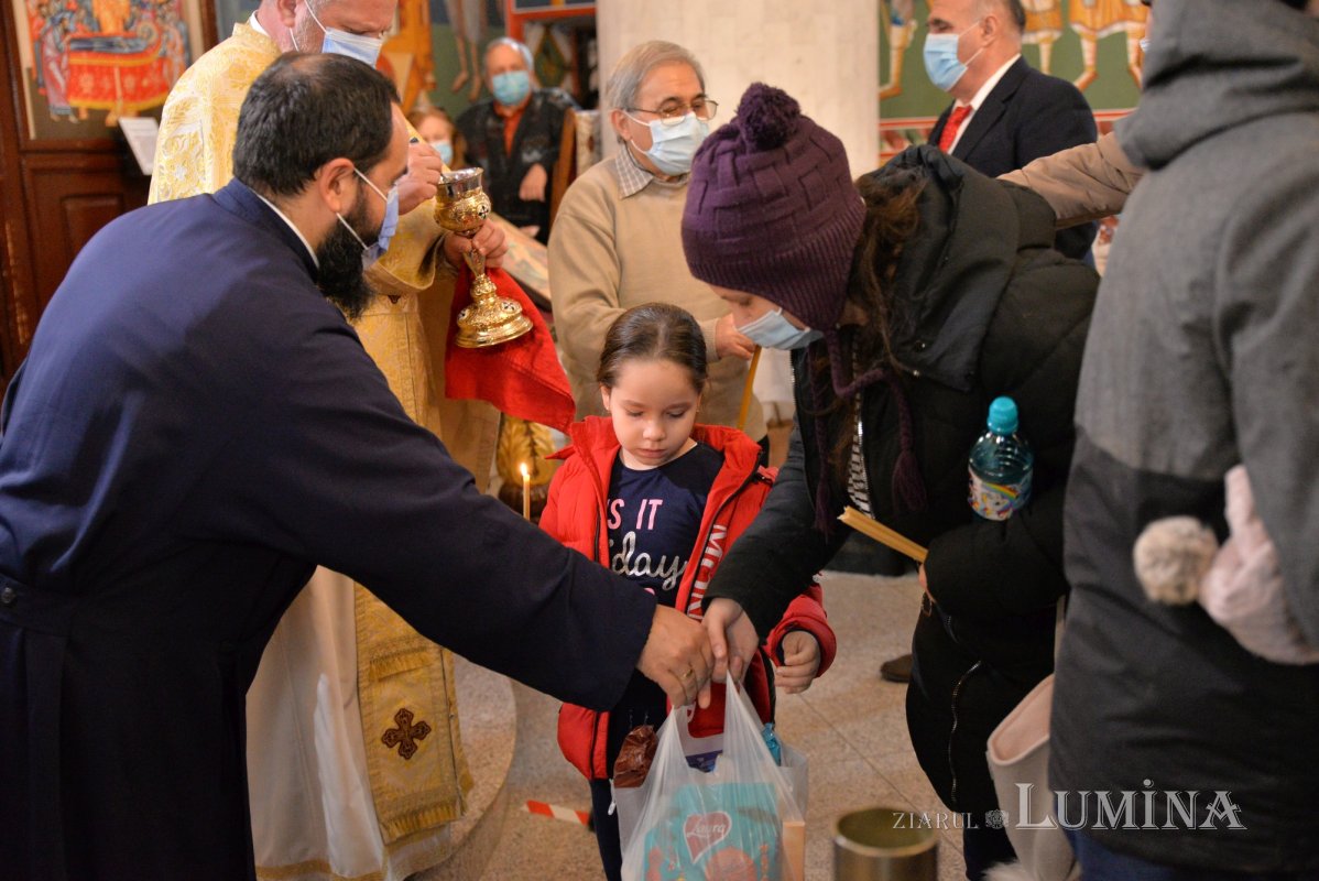 Daruri pentru copii și refugiați de la Parohia Iancu Vechi-Mătăsari 195275