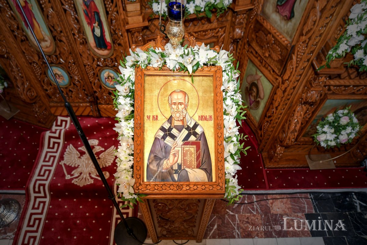 Moment aniversar la o biserică ilfoveană istorică 195439