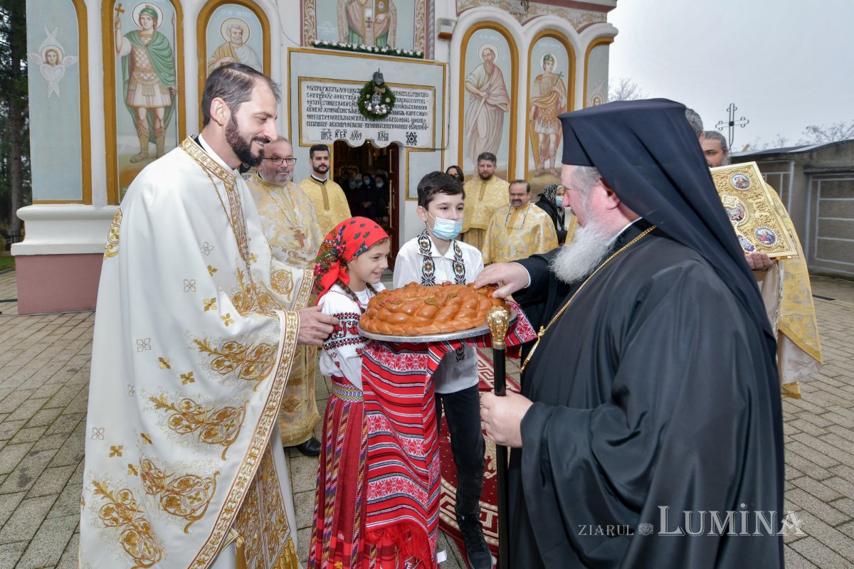 Moment aniversar la o biserică ilfoveană istorică 195443