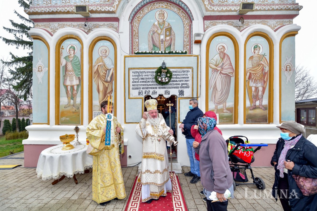 Moment aniversar la o biserică ilfoveană istorică 195456