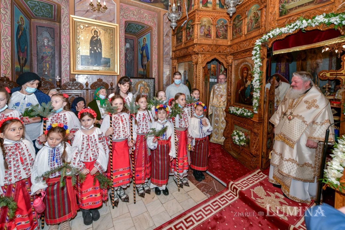 Moment aniversar la o biserică ilfoveană istorică 195464