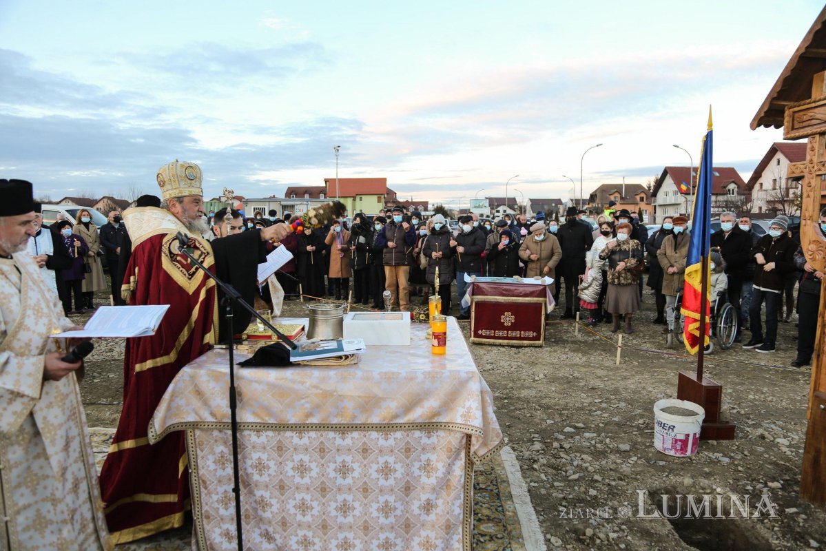 A fost sfinţită piatra de temelie pentru biserica Parohiei Şelimbăr III 195661