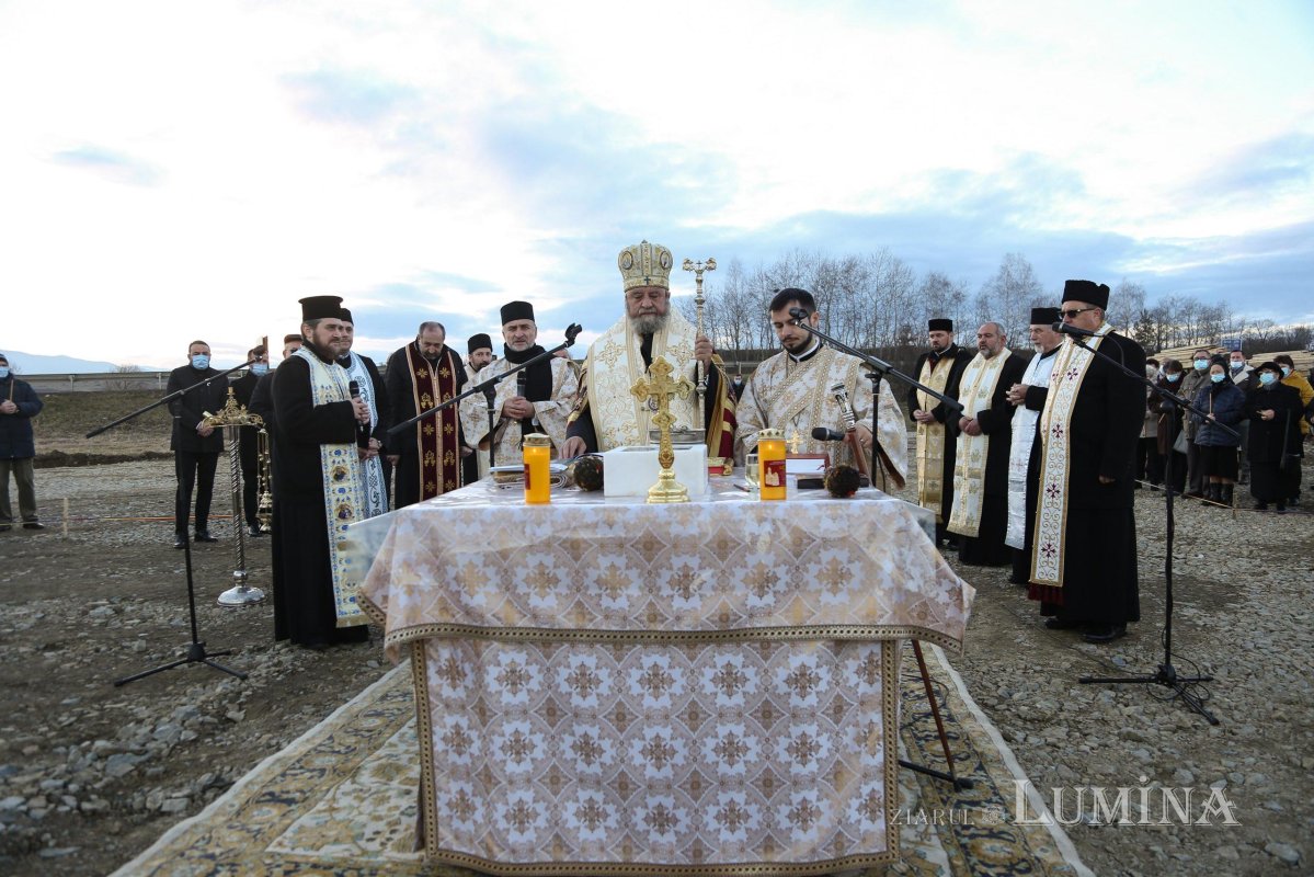A fost sfinţită piatra de temelie pentru biserica Parohiei Şelimbăr III 195663