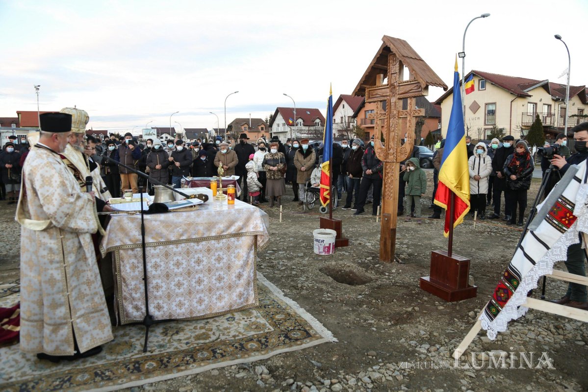 A fost sfinţită piatra de temelie pentru biserica Parohiei Şelimbăr III 195664