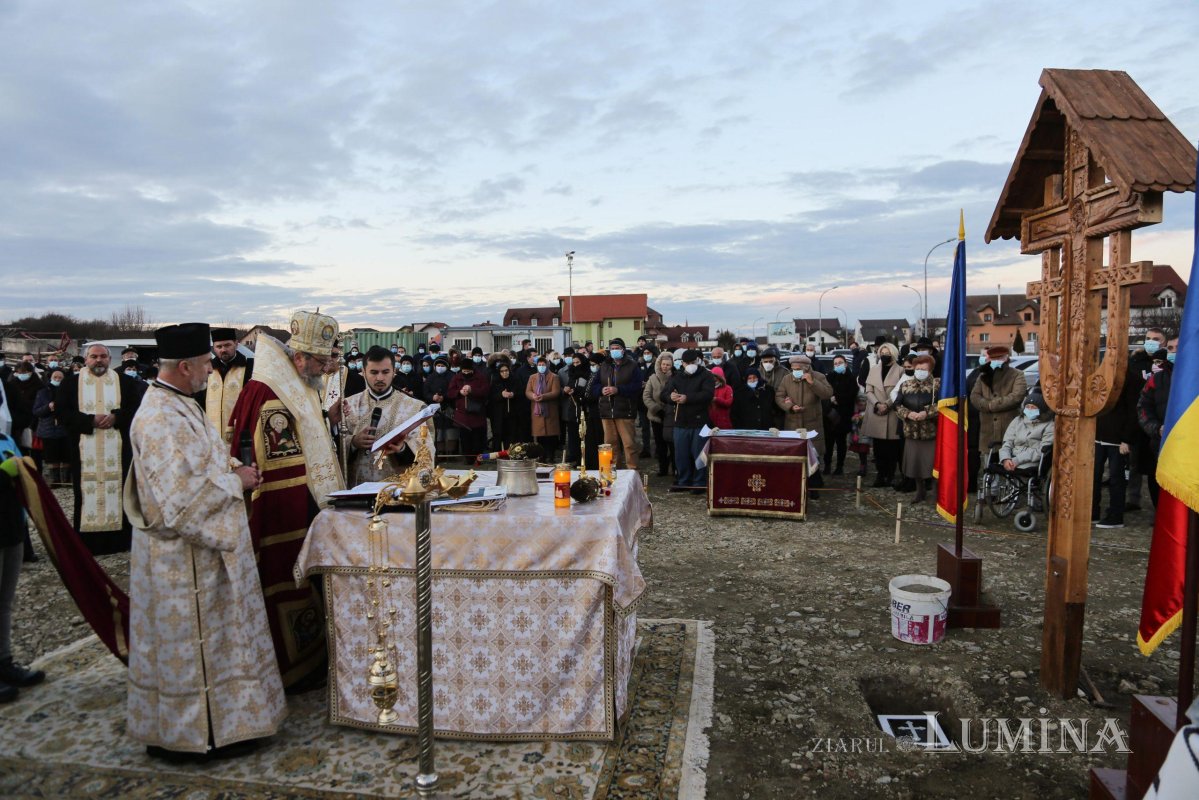 A fost sfinţită piatra de temelie pentru biserica Parohiei Şelimbăr III 195666