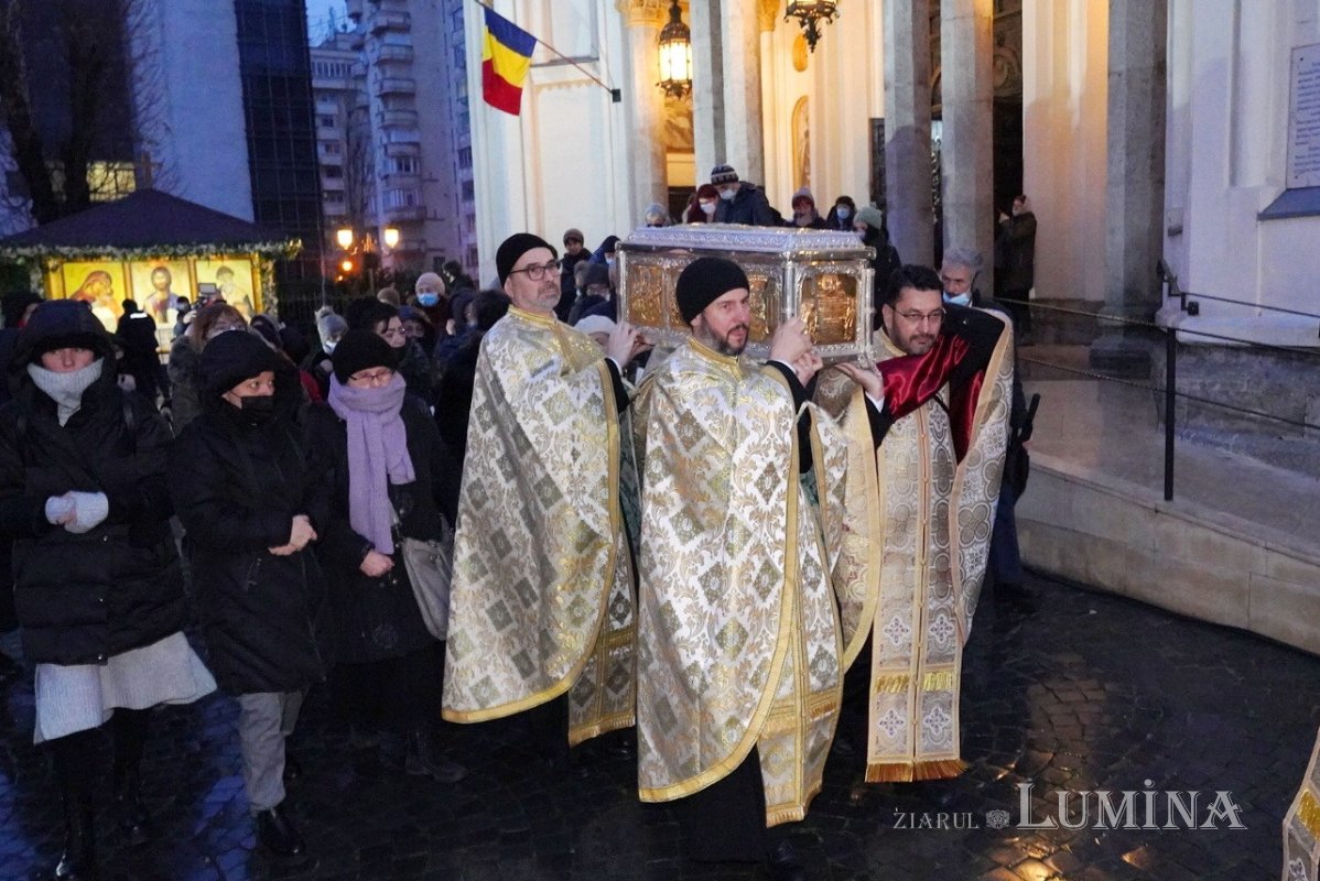 Începutul sărbătorii Sfântului Ierarh Spiridon la Catedrala sa din Capitală 196185
