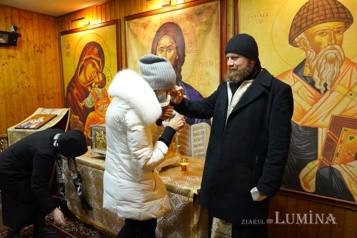Începutul sărbătorii Sfântului Ierarh Spiridon la Catedrala sa din Capitală 196195