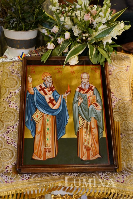 Începutul sărbătorii Sfântului Ierarh Spiridon la Catedrala sa din Capitală 196212