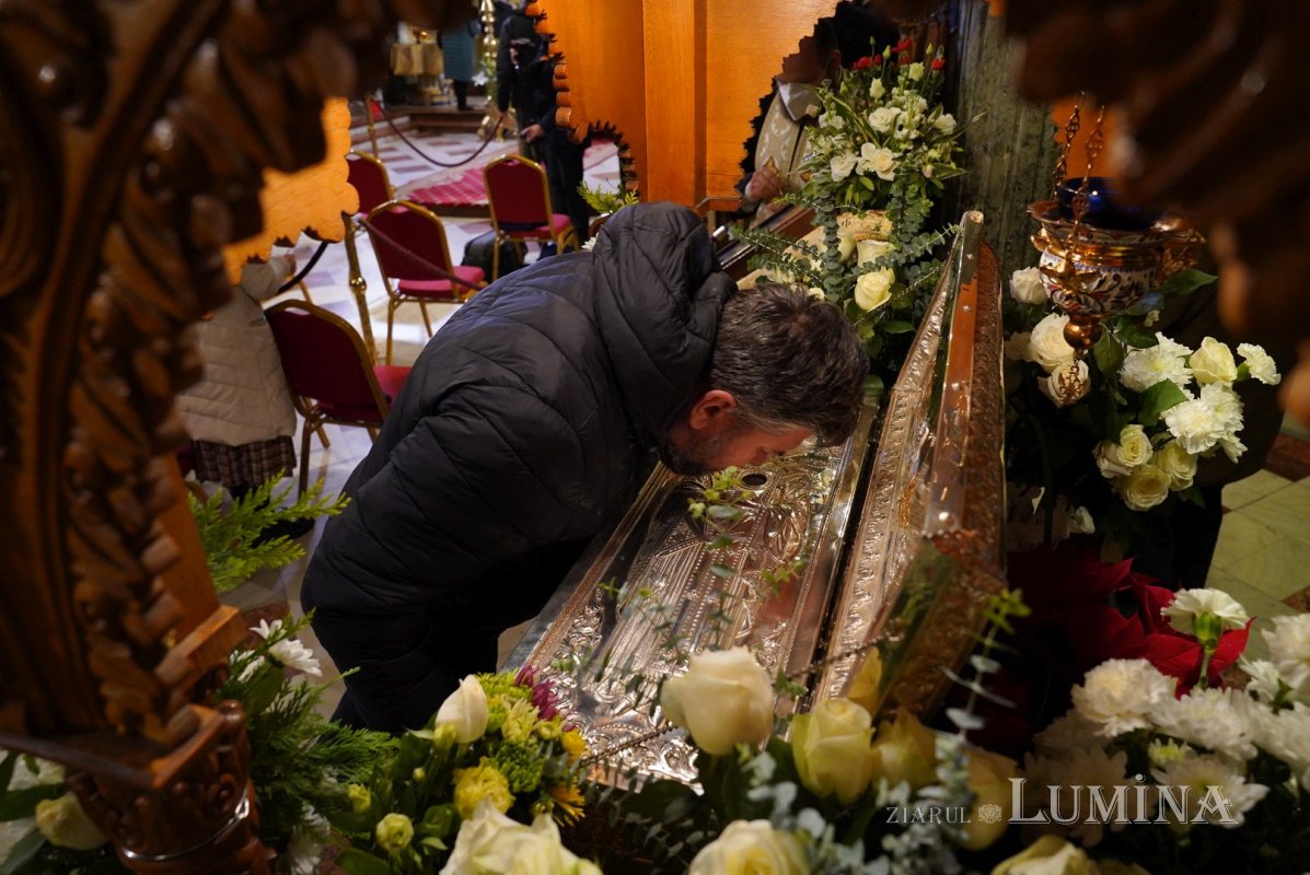 Începutul sărbătorii Sfântului Ierarh Spiridon la Catedrala sa din Capitală 196216