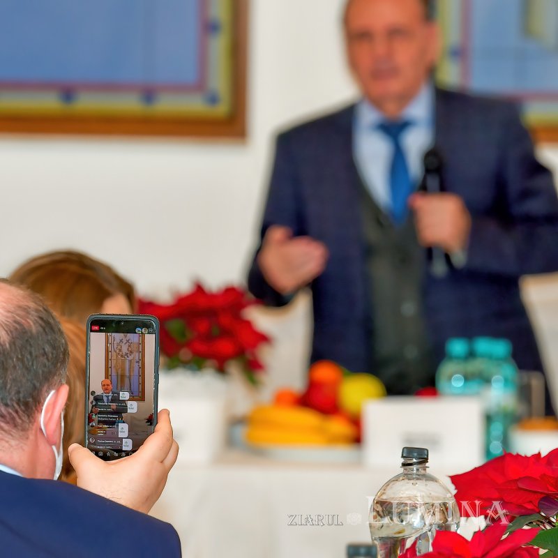 Conferinţa „Bucuria vindecării. Ştiinţă şi credinţă” la Paraclisul Catedralei Naţionale 196563