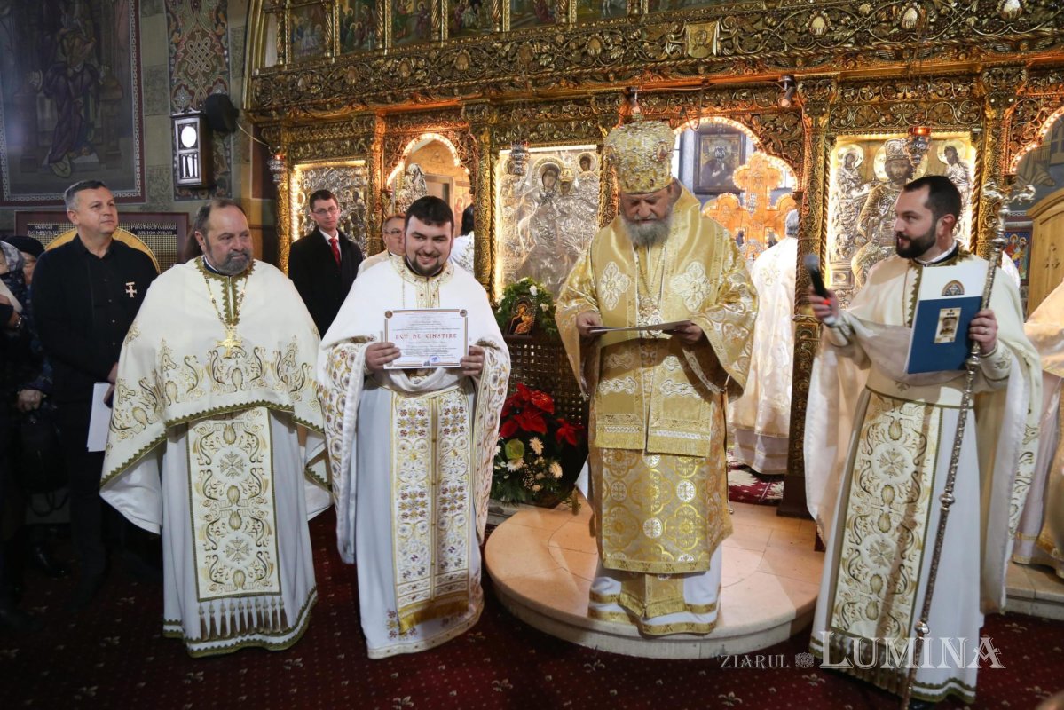 Resfinţirea Altarului Bisericii „Sfântul Nicolae” din Şcheii Braşovului 196340