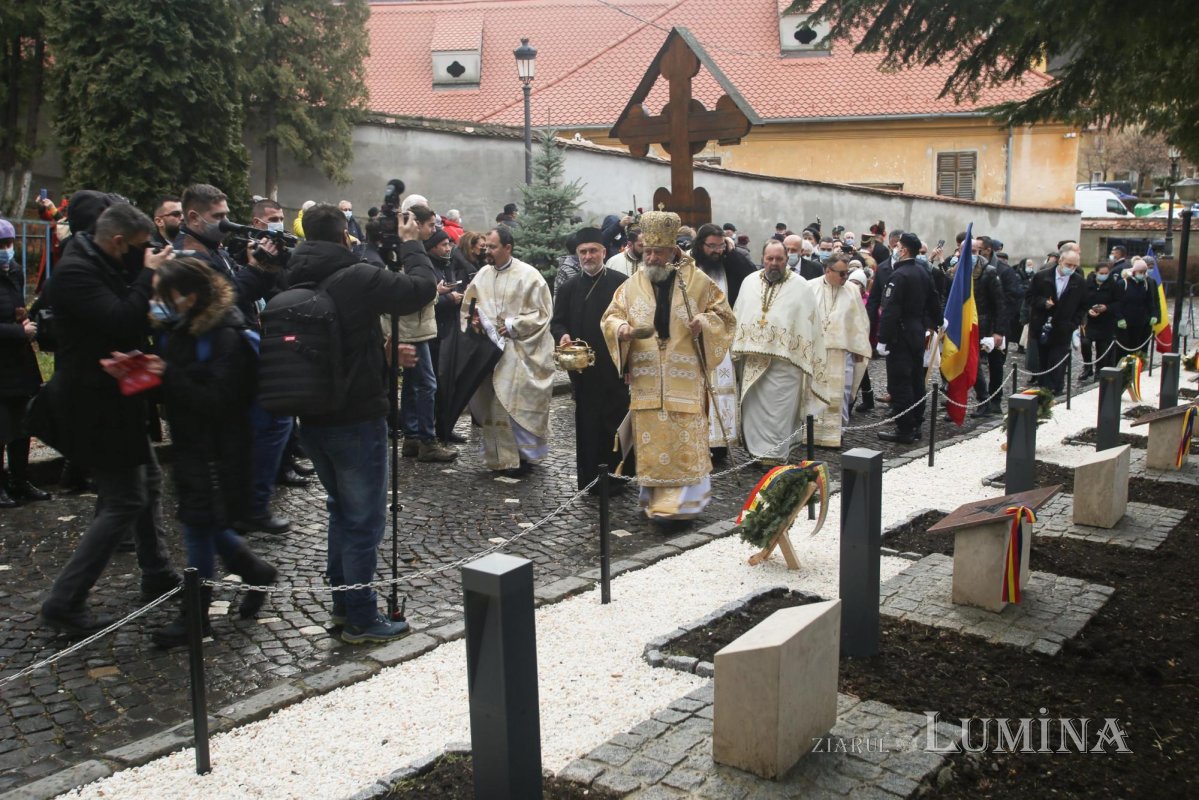 Resfinţirea Altarului Bisericii „Sfântul Nicolae” din Şcheii Braşovului 196343