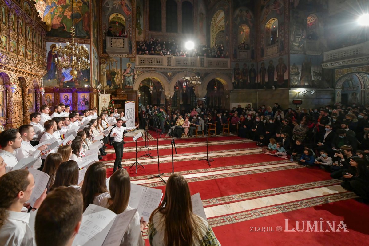 A 11-a ediție a concertului caritabil „După datini colindăm!” în Capitală 196823