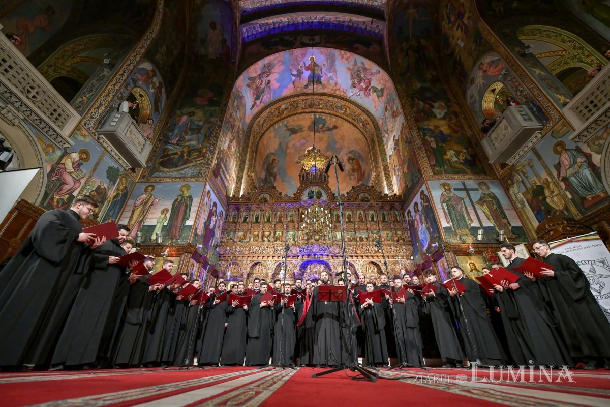 A 11-a ediție a concertului caritabil „După datini colindăm!” în Capitală 196831