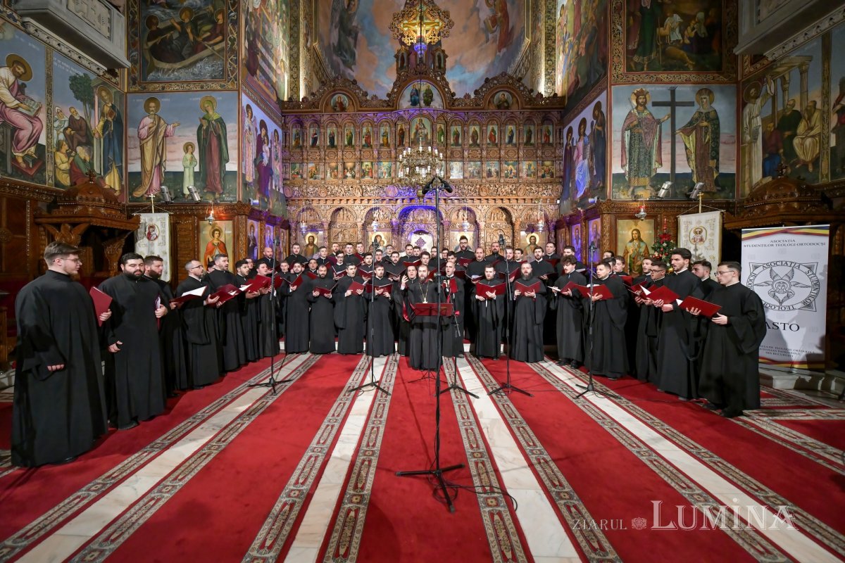 A 11-a ediție a concertului caritabil „După datini colindăm!” în Capitală 196832