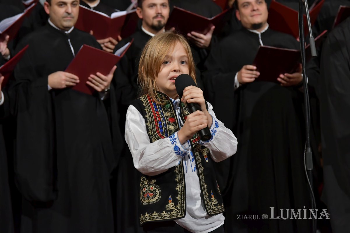 A 11-a ediție a concertului caritabil „După datini colindăm!” în Capitală 196837