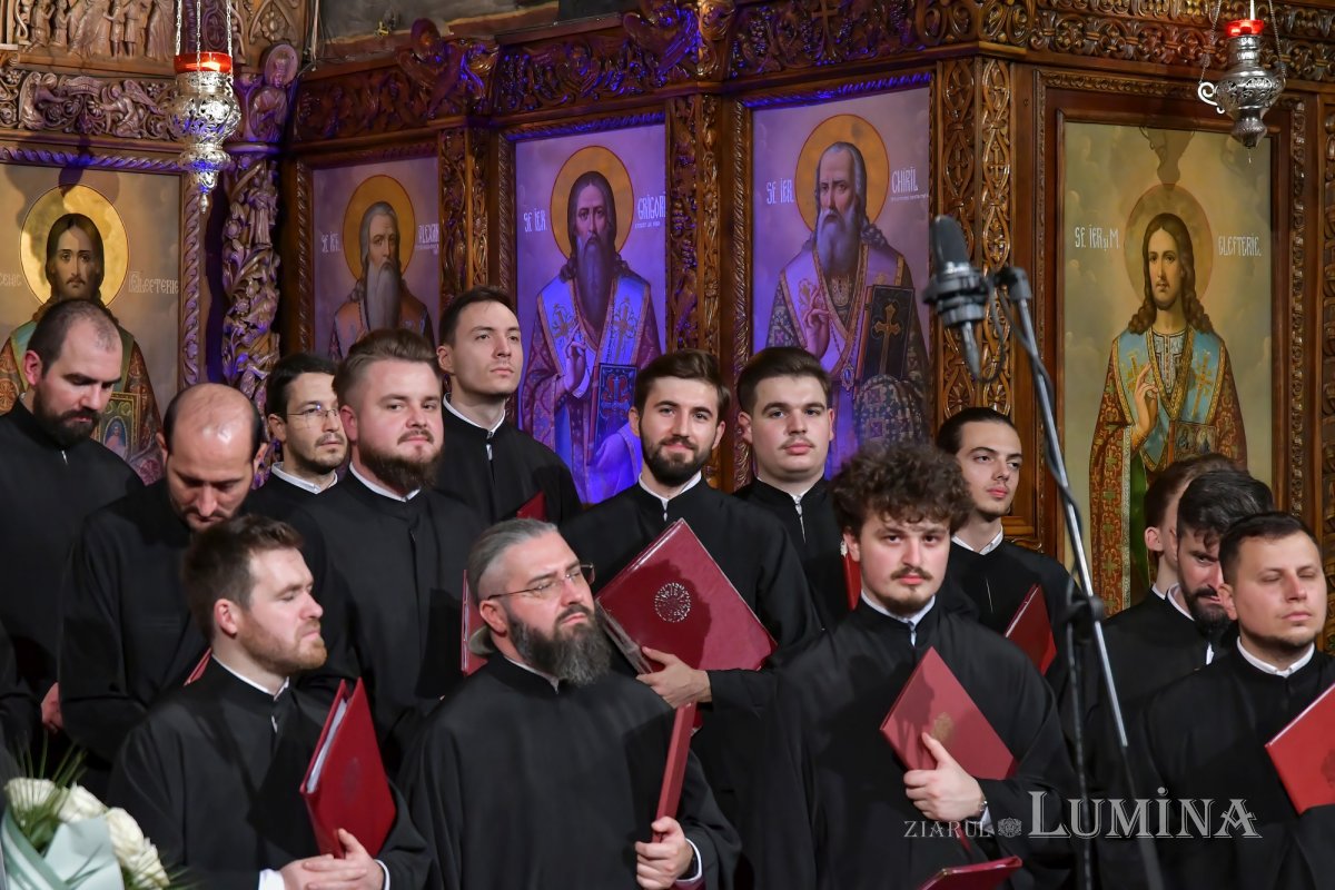 A 11-a ediție a concertului caritabil „După datini colindăm!” în Capitală 196841