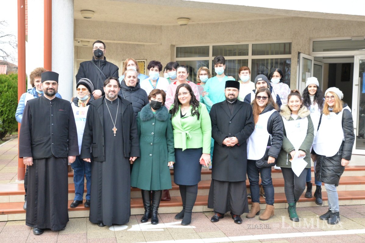 Daruri oferite beneficiarilor Centrului „Sfântul Nectarie” din București 197067
