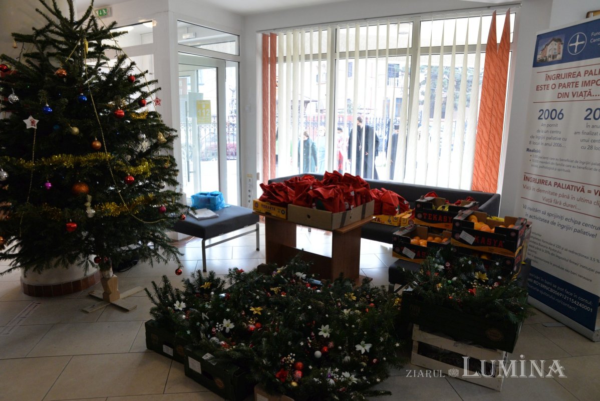 Daruri oferite beneficiarilor Centrului „Sfântul Nectarie” din București 197073