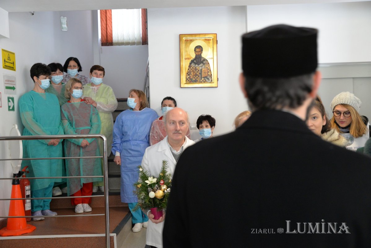 Daruri oferite beneficiarilor Centrului „Sfântul Nectarie” din București 197076